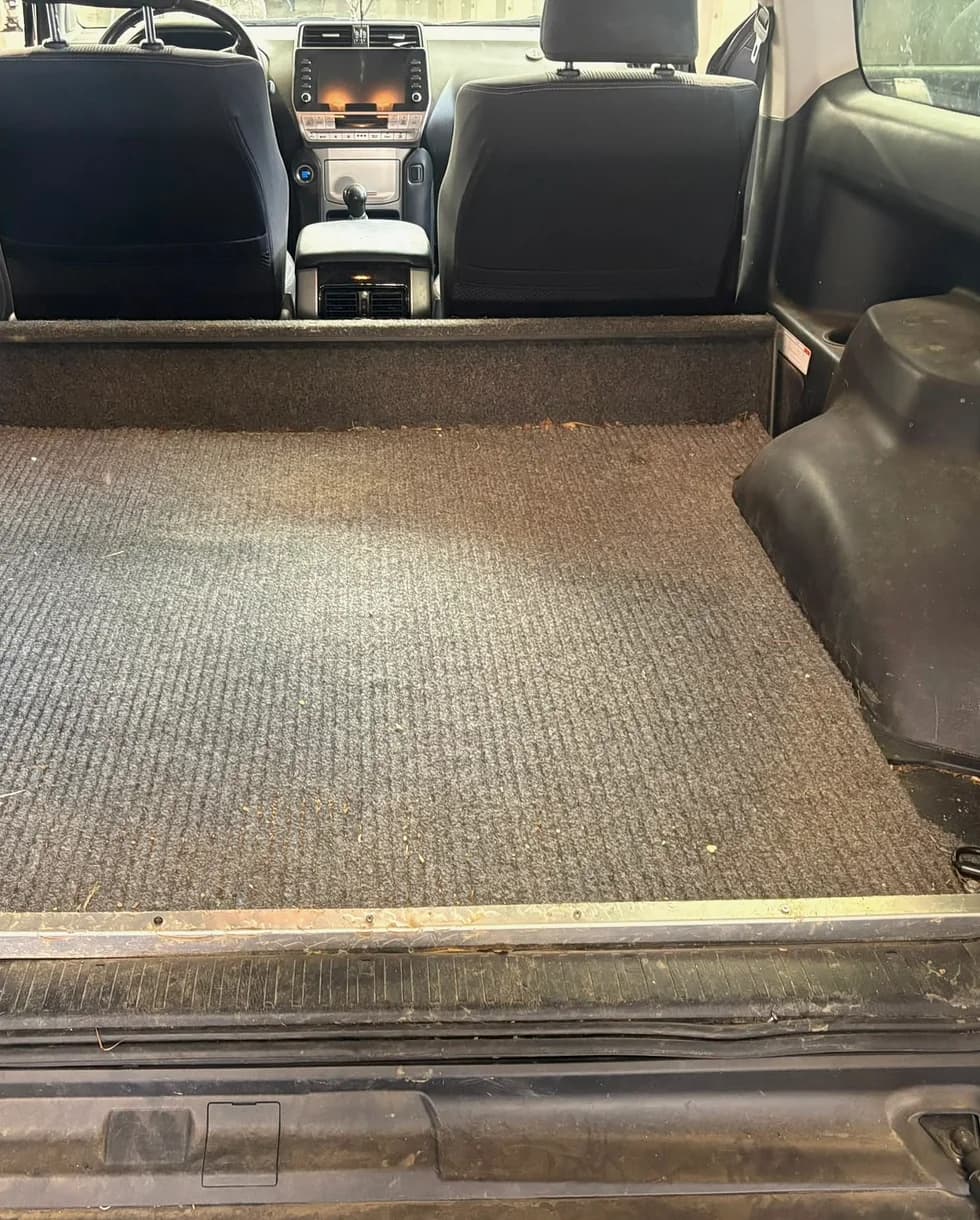 Coffre et plastiques avant nettoyage AutoClean39